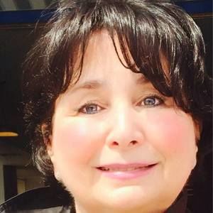 Meet your Posher, Laurie